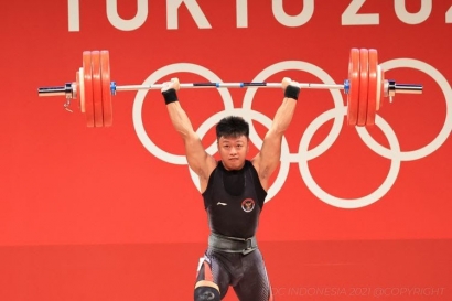 Acung Jempol Buat Angkat Besi Indonesia yang Menakjubkan di Olimpiade Tokyo 2020
