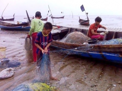 Anak Nelayan Berselimut Kekaguman dalam Bahari Kecintaan