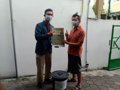 Mengajarkan Pengolahan Limbah Organik Rumah Tangga dan Budidaya Tanaman Obat di Warga RT 04 RW 04 Kalibanteng Kidul