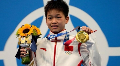 Medali Emas Persembahan Quan Hongchan untuk Kesembuhan Ibunda