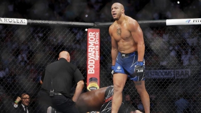 Hasil UFC 265: Ciryl Gane Jadi Ancaman Nyata bagi Francis Ngannou