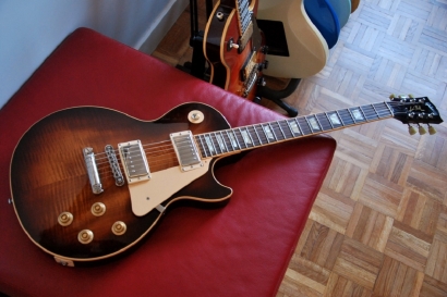 Pilih Gitar Gibson Les Paul atau Epiphone Les Paul? Apa Bedanya?