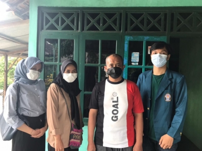 Mahasiswa Undip Bantu Tepis Hoaks mengenai Vaksin dan Ajak Warga Desa Burikan untuk Melakukan Vaksinasi