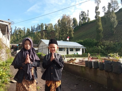 Madrasah Ibtidaiyah Pelosok Negeri Kaki Gunung Semeru