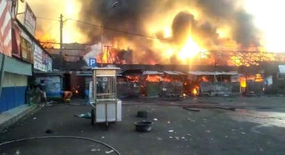 Puluhan Kios di Pasar Tradisional Ciawi Tasikmalaya Terbakar, Pedagang Histeris