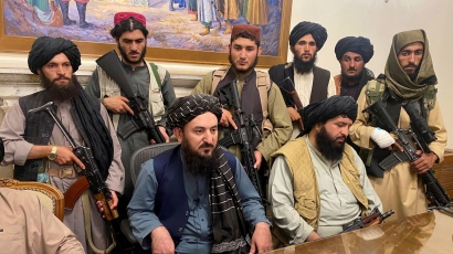 Taliban dan Amerika Bersama Merayakan Kemenangan