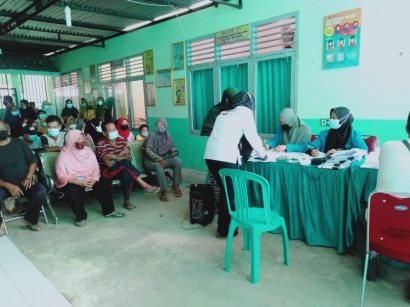 Bantu Program Vaksinasi, HMP Manajemen Keuangan Syariah Turun Jadi Relawan