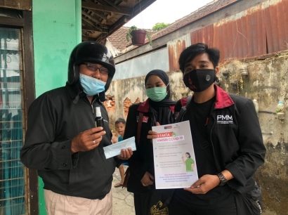 Mahasiswa PMM UMM Melakukan Sosialisasi Protokol Kesehatan di Desa Tegalgondo