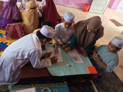 Mahasiswa KSM Unisma Bersama Anak Muslim Muslimah Belajar Bernyanyi dan Bermain di Tengah Pandemi
