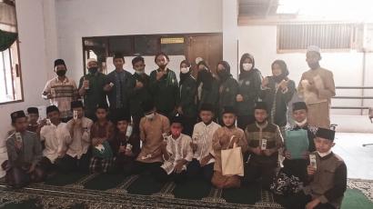 Mahasiswa FEB Uhamka Adakan Pengabdian Masyarakat di Panti Asuhan Muhammadiyah Rawamangun