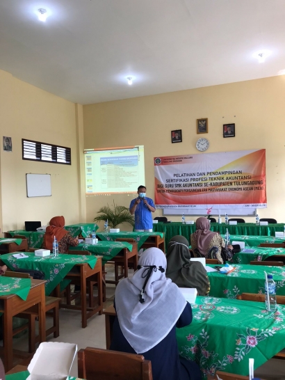 Pelatihan Sertifikasi Kompetensi bagi Guru Akuntansi Kabupaten Tulungagung