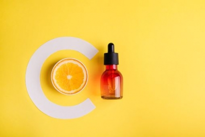 4 Manfaat Serum Vitamin C untuk Kulit Manusia