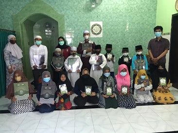 Mahasiswa KKN UM Surabaya Membangkitkan Kembali Semangat Belajar Mengaji
