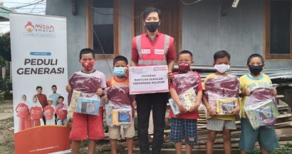 Mizan Amanah X Alfamart Beri Sembako untuk Lansia & Paket Sekolah di Tangerang Selatan