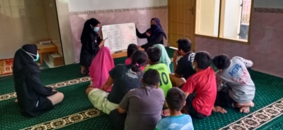 Penerapan English Day dan Arabic Day bersama Pelajar Sekolah Dasar
