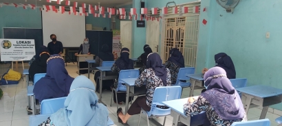 Outdoor Classroom pada Lahan Sempit Taman Kanak-Kanak, Medan