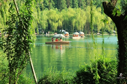 Hangzhou, Antara Danau Barat dan Legenda Ular Putih