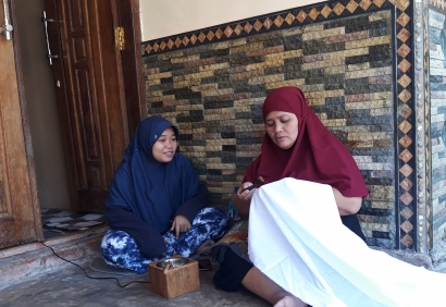 Pemberlakuan Wajib Penggunaan Seragam Batik bagi Murid SD dan SMP di Kabupaten Probolinggo