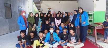 Melestarikan Nilai-Nilai Budaya Lokal dalam Pembelajaran Sastra di Sekolah SMP Islam Bina Insani