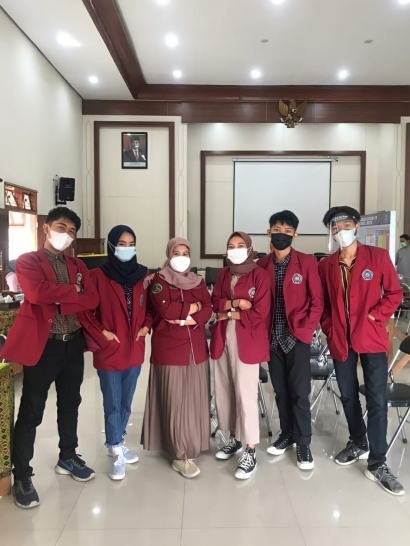 Mahasiswa PMM UMM Bantu Sukseskan Kegiatan Vaksinasi Covid-19 di Desa Sidomulyo Kota Batu Jawa Timur