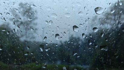 Puisi: Hujan Menderas Mencipta Rindu