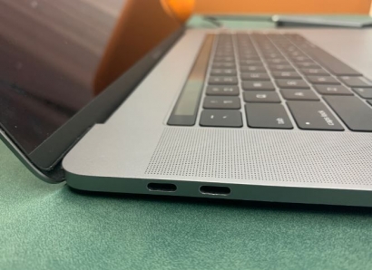 USB Hub Macbook Tipe Terbaru PX UCH-300 Bisa Dipasang 2 Tipe SSD