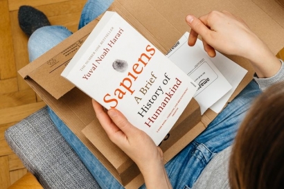 Review Buku "Sapiens"