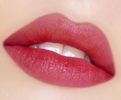 5 Manfaat Lip Tint untuk Kecantikan dan Kesehatan Bibir