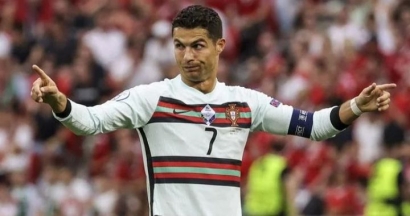 Ronaldo Menjadi Pesepakbola Terkaya di Dunia