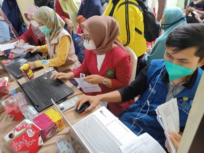 Serbuan Vaksinasi dalam Rangka Mempercepat Herd Immunity di Kecamatan Cimanggung