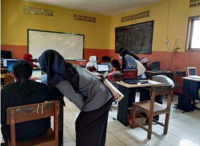 Pendampingan Pembelajaran Daring kepada Guru dan Siswa Sekolah Dasar Yaweska Bandung 