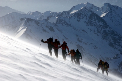 Terjebak Badai, 5 Pendaki Gunung Tewas di Elbrus