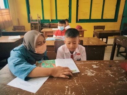 KKN Tematik UPI: Upaya Meningkatkan Budaya Literasi Siswa Kelas 2 dengan Pembiasaan Membaca Buku Fiksi