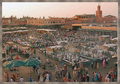 "Djamaa El-Fna" Marrakech, Ruang Budaya Penduduk Lokal dan Turis