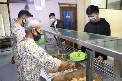 Intip 3: Pelayanan Makan di Asrama Vyatra Pem Akamigas