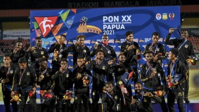 Papua Kawinkan Medali Emas Sepakbola PON XX 2021