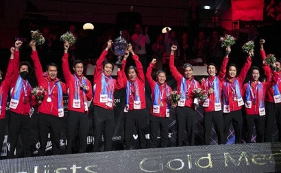 Tim Emas Itu Akhirnya Kembali dengan Piala Thomas Cup, Jangan Dilepas Lagi Ya