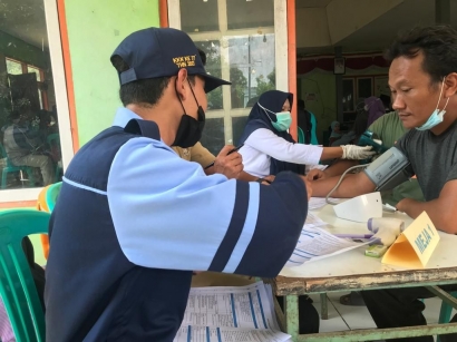 Pelaksanaan Vaksinasi di Desa JungSemi, Kabupaten Kendal