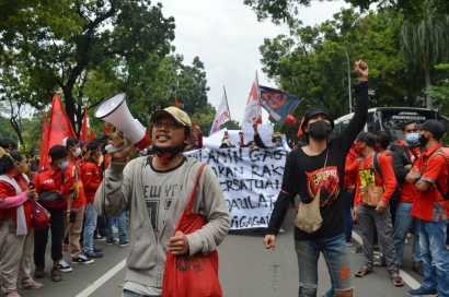 Foto: Buruh dan Mahasiswa Menggelar Aksi Demo Memperingati Hari Sumpah Pemuda