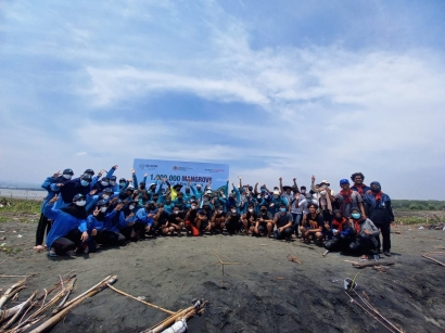 Bukti Peduli Lingkungan, Mahasiswa KKN UIN Walisongo Mengikuti Kegiatan Tanam Mangrove Bersama Djarum Foundation