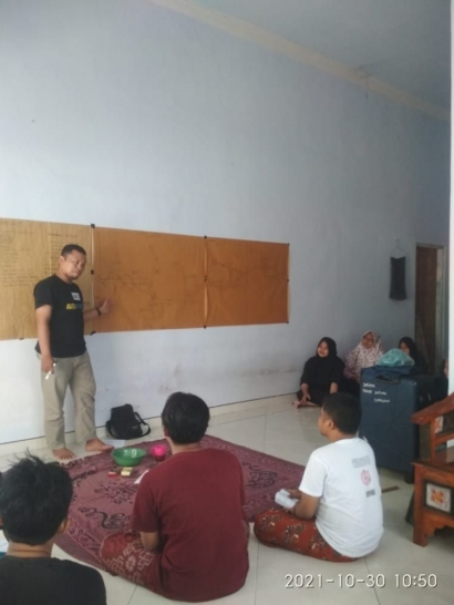 Kunjungan Tim Ahli di Posko KKN IAI Syarifuddin Lumajang