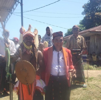 Pegawai Negeri Sipil sebagai Sekretaris Desa, Pencinta Warisan Budaya Manggarai