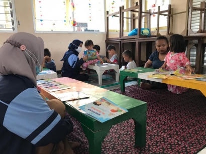 Rendahnya Literasi Minat Baca di Indonesia, Mahasiswa KKN UIN Walisongo Membuka Taman Baca