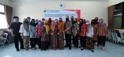 Tim Pengabdian UM Dampingi Guru di Lingkungan Labschool UM Kota Blitar Tingkatkan Kompetensi di Tengah Pandemi