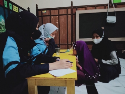 Mahasiswa KKN UIN Walisongo Semarang Sukses Gelar Serangkaian Kegiatan Semarak Hari Santri bersama Adik-Adik TPQ