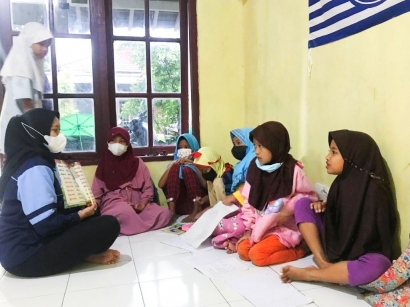 Mahasiswa KKN RDR 77 UIN Walisongo Semarang Lakukan Bimbingan Belajar Gratis di desa Pandean