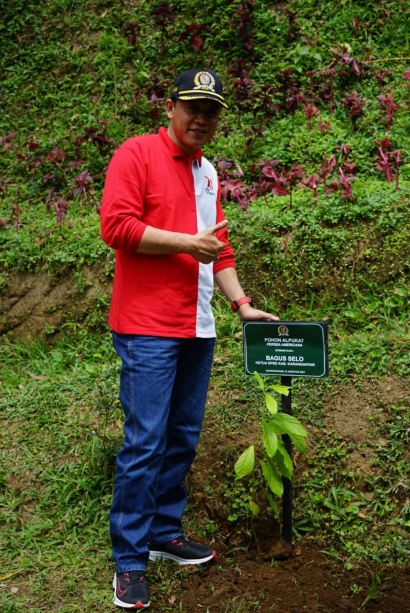 Penanaman Pohon dan Pemberian Santunan Dalam Rangka Hari Jadi DPRD Kabupaten Karanganyar Ke-70 Tahun