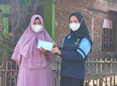 Mahasiswa KKN UIN Walisongo Semarang Sosialisasikan Protokol Kesehatan dan Bagikan Masker kepada Masyarakat