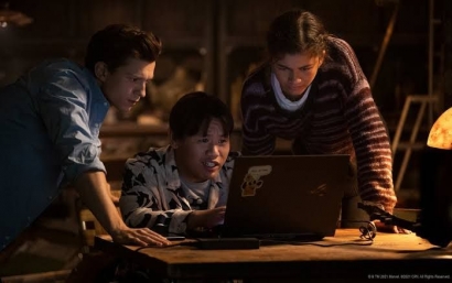 Reaksi Tiga Pemain Spider-Man Nonton Trailer Terbaru, Sony Pastikan Besok Pagi Tayang
