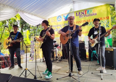 Edan, TBM Lentera Pustaka Gelar Konser 5 Band saat Festival Literasi Gunung Salak